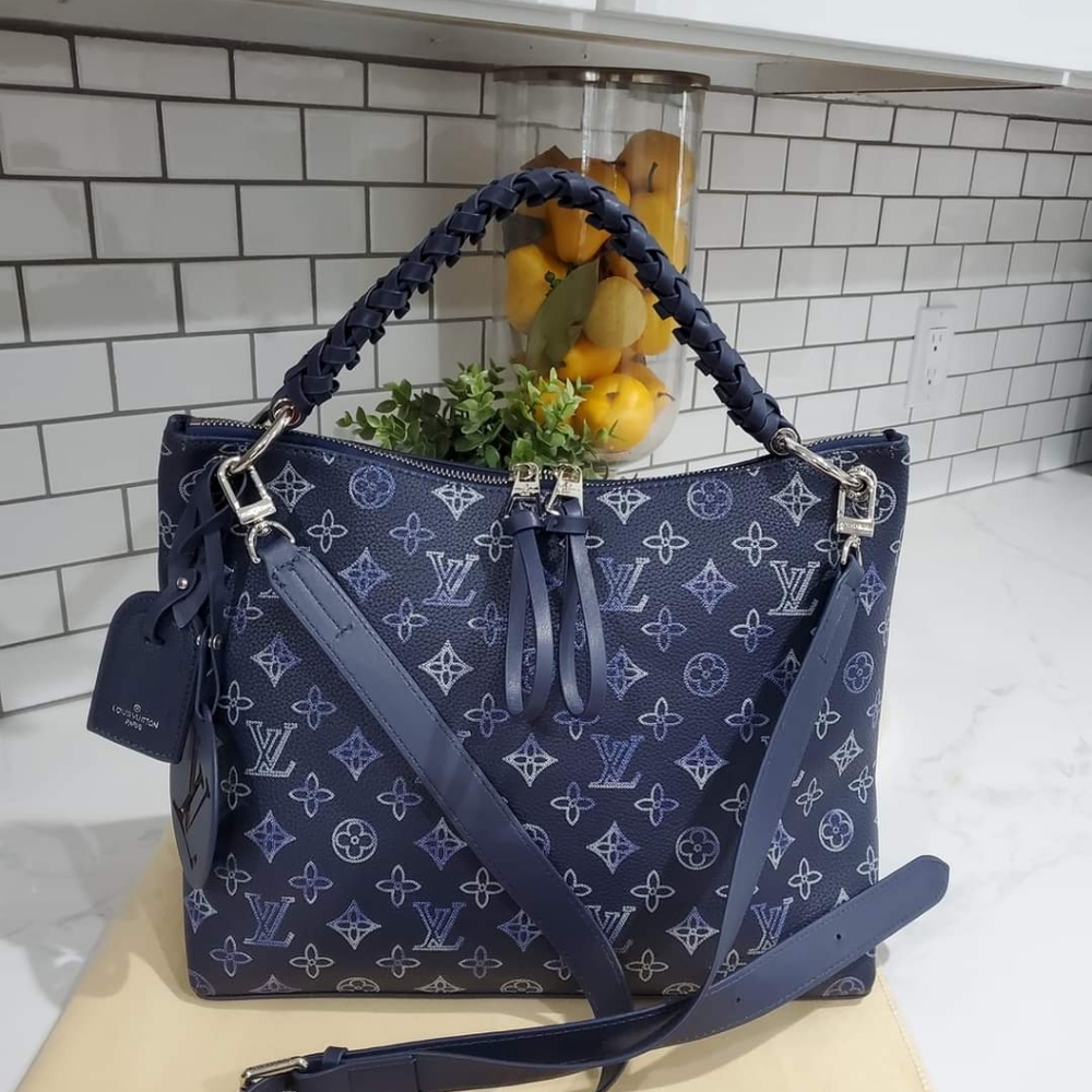 In between quality purse